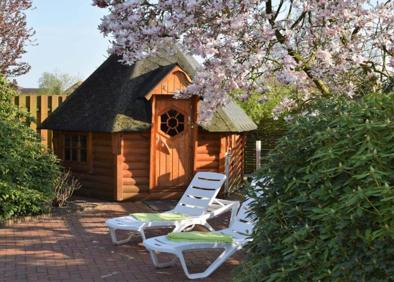sauna in giardino sauna in giardino 800x573 - Le saune come soluzione per la salute della famiglia