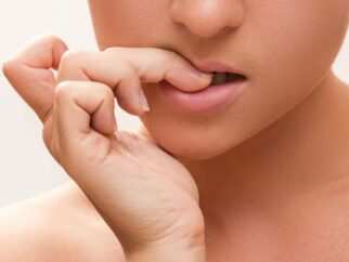 La ricostruzione delle unghie per curare l’onicofagia