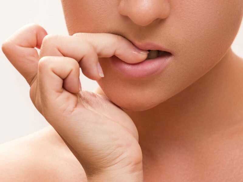 La ricostruzione delle unghie per curare l’onicofagia