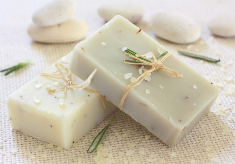Come fare il sapone liquido in casa con prodotti naturali (la guida e