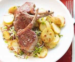 Panada con agnello e patate