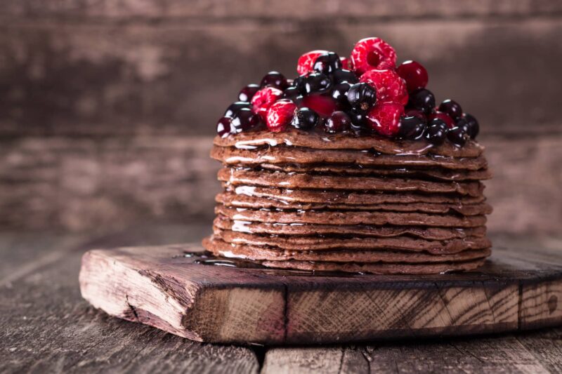 pancakes alla Nutella pancakes al cioccolato frutti di bosco