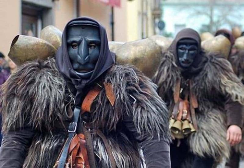 Carnevale in Sardegna: alla scoperta delle maschere e delle tradizioni (Video) Mamuthones
