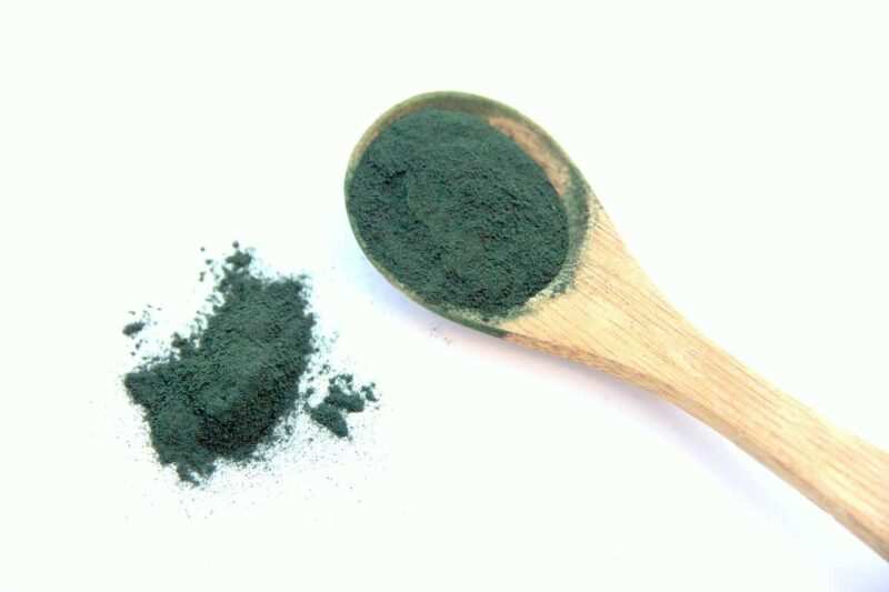 Come rafforzare il sistema immunitario in quarantena Covid-19 spirulina in polvere