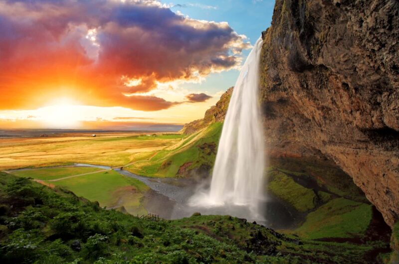 seljalandsfoss in islanda