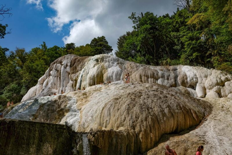 Balena Bianca le terme libere di Bagni San Filippo