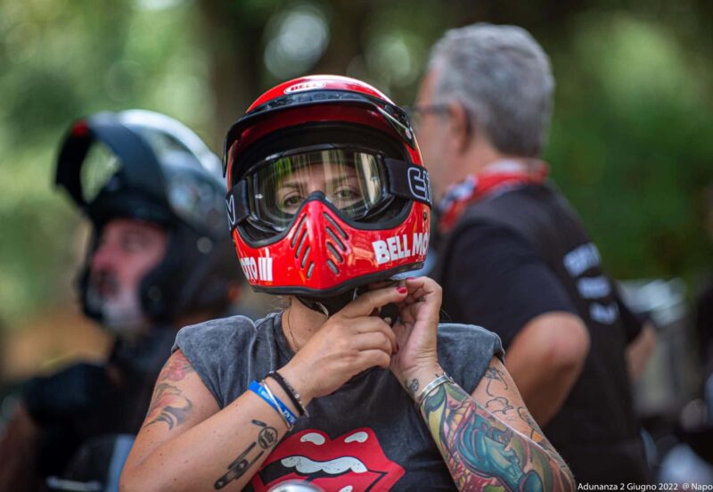 ragazze in moto