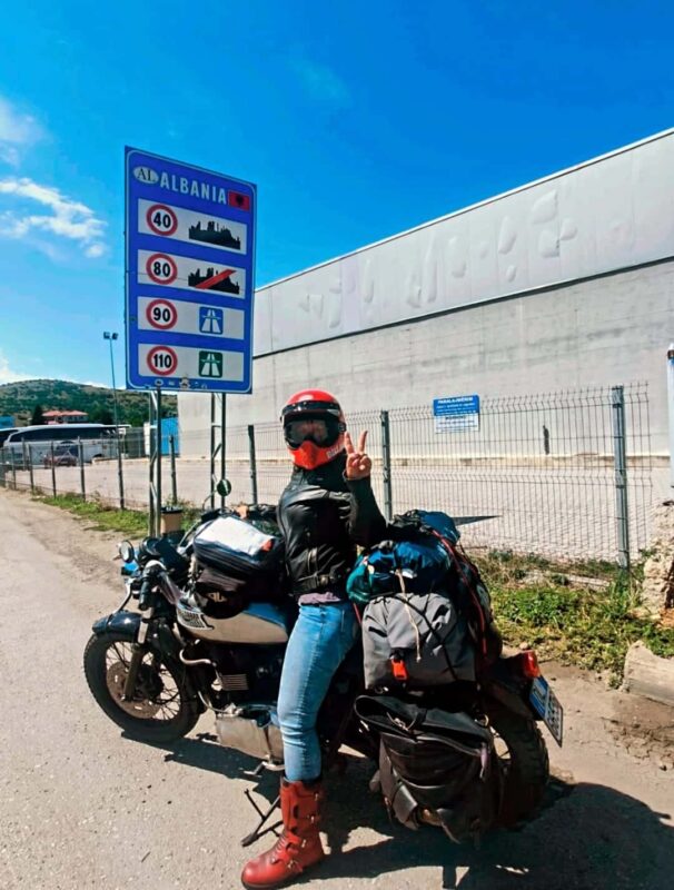 ragazze in moto