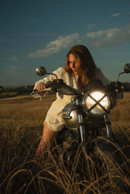 ragazze in moto
