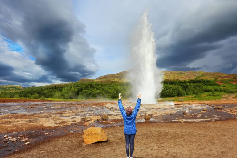Strokkur i Geyser in Islanda nell'area geotermica